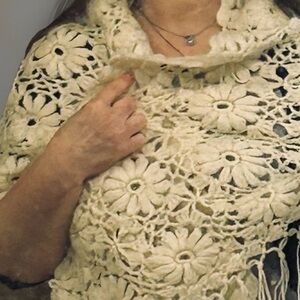 Vintage 1970s Handmade Crochet Shawl Cream Floral Fringe Bridal Wrap